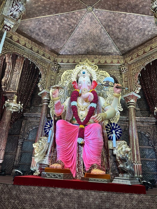 First Glimpse of Lord Ganesha's Idol Unveiled by Lalbaugcha Raja Ganesh Mandal in Mumbai