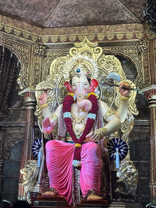 First Glimpse of Lord Ganesha's Idol Unveiled by Lalbaugcha Raja Ganesh Mandal in Mumbai
