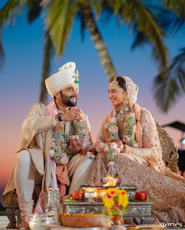 Rakul Preet Singh And Jackky Bhagnani Wedding Pics Out, Newly Wed Couple Looks Dreamy And Etheral!