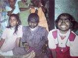 மரபணு தாக்கத்தால் ஓநாயாக வாழ்ந்து வரும் விசித்திர குடும்பம்!