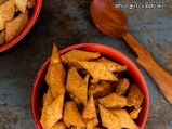இந்த தீபாவளிக்கு காரசாரமான மைதா பிஸ்கட் ரெசிபி  செஞ்சு அசத்துங்க!!