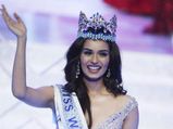 இந்தியாவிற்கு பெருமை சேர்த்த உலக அழகி மனுஷி சில்லரின் அரிய புகைப்படங்கள்!