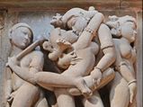 ஓவியங்கள், சிலைகளில் பண்டையக் காலத்து இந்திய பெண்கள் மார்பு மறைவின்றி இருப்பது ஏன்?
