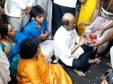 காஞ்சிபுரம் அத்திவரதரை தரிசிக்க சென்ற 20 பிரபலங்கள் யார்? இதோ அந்த பட்டியல்...