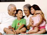 குழந்தைகளுக்கு தாத்தா பாட்டியின் அரவணைப்பு ஏன் முக்கியம்?  