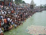 மாசி மாதம் புனித நீராடினால் என்னென்ன நன்மைகள் கிடைக்கும் தெரியுமா?