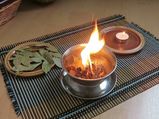 வீட்டுல 2 பிரியாணி இலையை எரிங்க.. 10 நிமிடம் கழிச்சு என்ன நடக்குதுன்னு பாருங்க.. ஆச்சரியப்படுவீங்க..