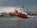 ஓணம் 2020: கேரளாவில் வள்ளம்களி என்னும் படகு போட்டி ஏன் நடத்தப்படுகிறது தெரியுமா?