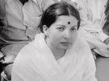 மறைந்த முதல்வர் 'அம்மா' ஜெயலலிதாவின் வேதா இல்லத்திற்குள் இருக்கும் நூலகத்தின் ரகசியம் என்ன தெரியுமா?