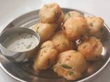 உளுந்து போண்டா