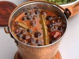 அரைச்சுவிட்ட வத்தக் குழம்பு