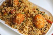தட்டுக்கடை முட்டை பிரியாணி செய்வது எப்படி தெரியுமா?