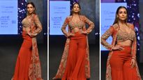 Lakme Fashion Week 2023: பாலிவுட் கவர்ச்சி புயல் மலாய்கா அரோராவின் அசத்தலான ராம்ப் வாக்...!