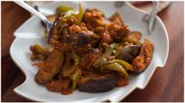 சாதம், சப்பாத்திக்கு அட்டகாசமாக இருக்கும்... கத்திரிக்காய் குடைமிளகாய் சப்ஜி
