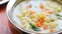 சப்பாத்தி, பூரிக்கு அட்டகாசமா இருக்கும்.. வெள்ளை குருமாவை செய்வது எப்படி? 