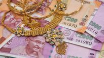  RBI warns of gold price swings, prompting banks to slash loan amounts