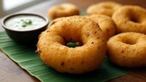 4 பிரெட், 1 கப் தயிர் இருந்தா 10 நிமிஷத்துல இந்த மாதிரி வடை சுடுங்க... மொறுமொறுனு டேஸ்ட் பிரமாதமா இருக்கும்...