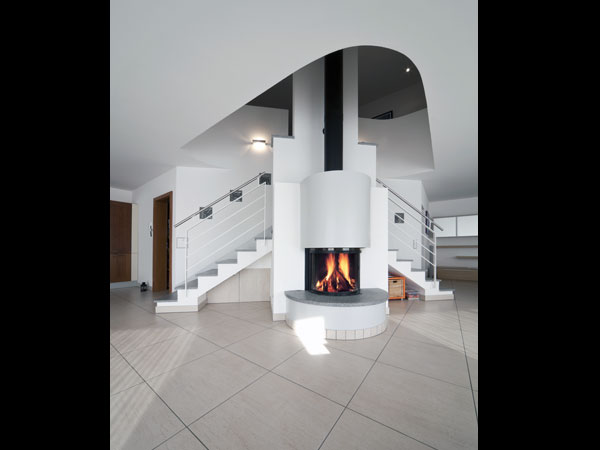 மாடிப்படி அடியில்