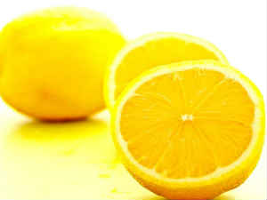 Quick Beauty Fixes With a Lemon Quick Beauty Fixes With a Lemon