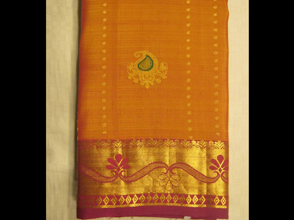 வெந்தய கலர் காஞ்சி பட்டு