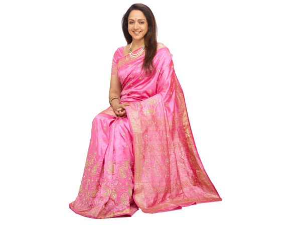 வெளிர் நிற பிங்க் மற்றும் கோல்டன் எம்பிராய்டரி