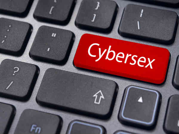 சைபர் செக்ஸ் அடிமை