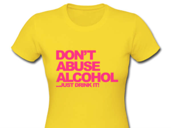 மதுபான படங்கள் அச்சிடப்பட்ட டி-சர்ட்கள்