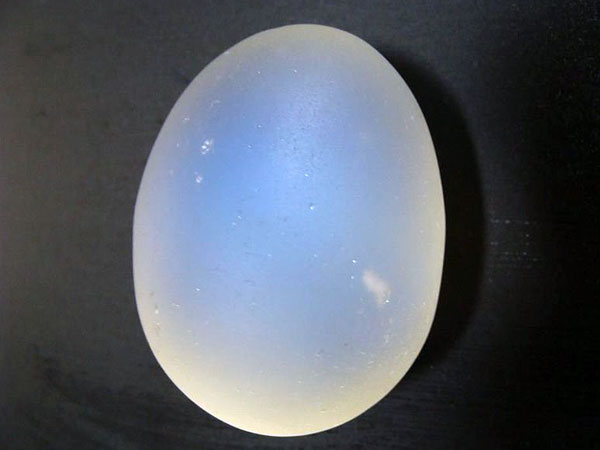 கடகம்: நீல வண்ண முத்து (Moonstone)
