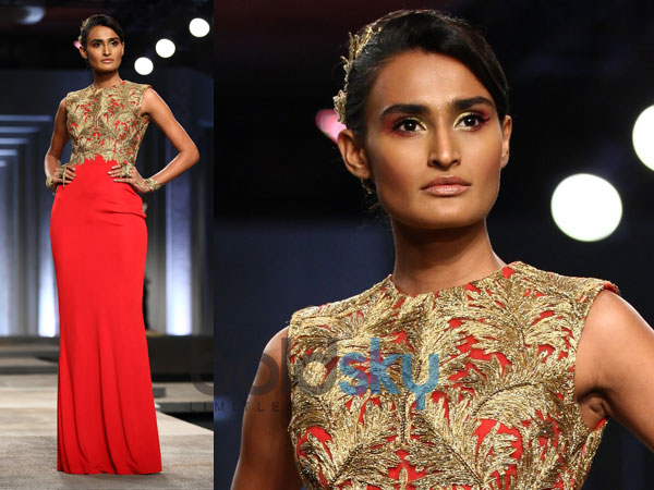 சிவப்பு கவுன்