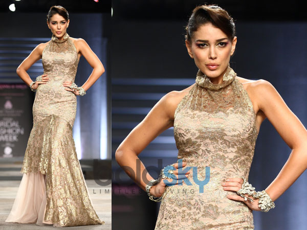 ஷீர் கோல்டன் கவுன்