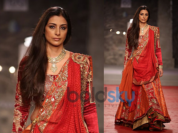 ஆரஞ்சு மற்றும் சிவப்பு லெஹெங்கா