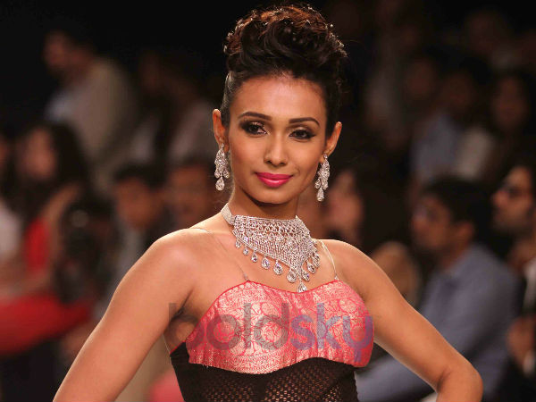 வைர நெக்லேஸ்