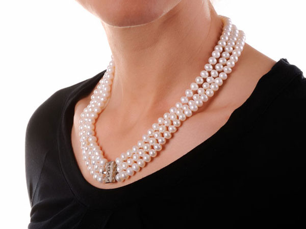 கழுத்தில் மச்சம் இருந்தால்...