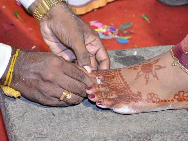 Why Indian women wear toe rings? Why Indian women wear toe rings?