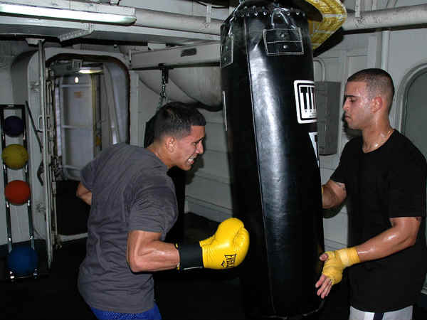 ஒரு பையை குத்துங்கள்