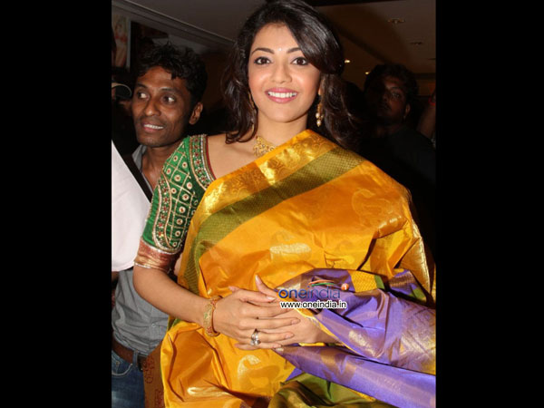 மாம்பழ நிற புடவை