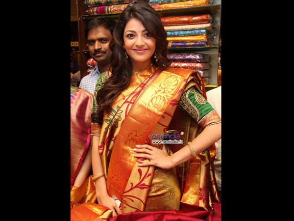 கோல்டன் நிற பட்டுப்புடவை