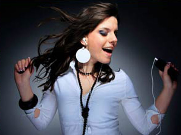 சத்தமாக பாடுங்கள்