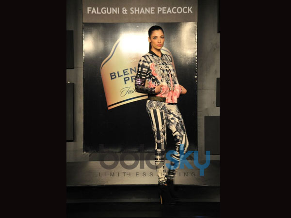 ப்ளாரல் பேண்ட்