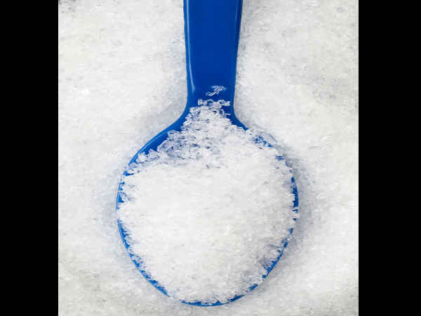 குளிக்கும் நீரில் ஒரு கப் எப்சம் உப்பு சேர்த்தல்