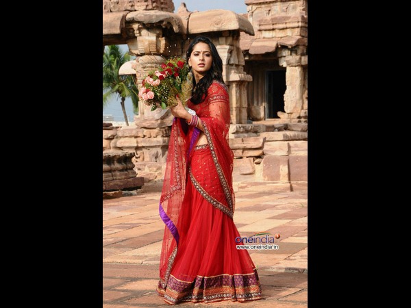 பாவாடை தாவணி