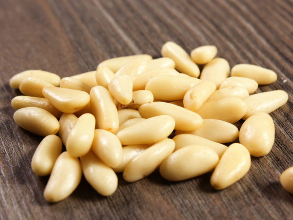 பைன் நட்ஸ்