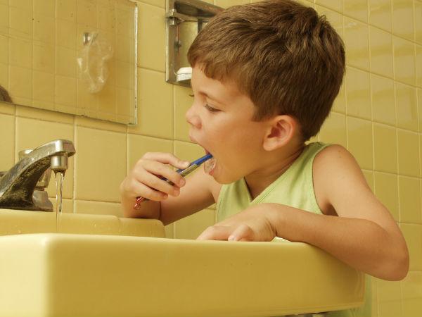 கழிவறை இருக்குமிடத்தில் பல்துலக்காதீர்கள் 