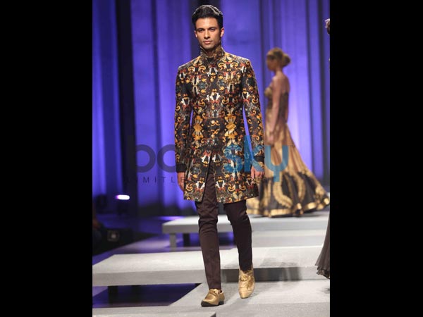 பலவண்ண குர்தா