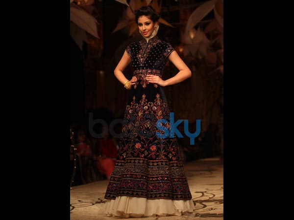 அடர் ஊதா