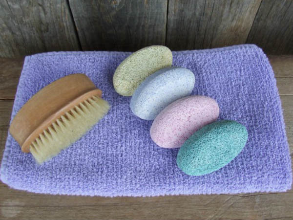 மெருகேற்ற உதவும் கல்/ஸ்கரப்பர்