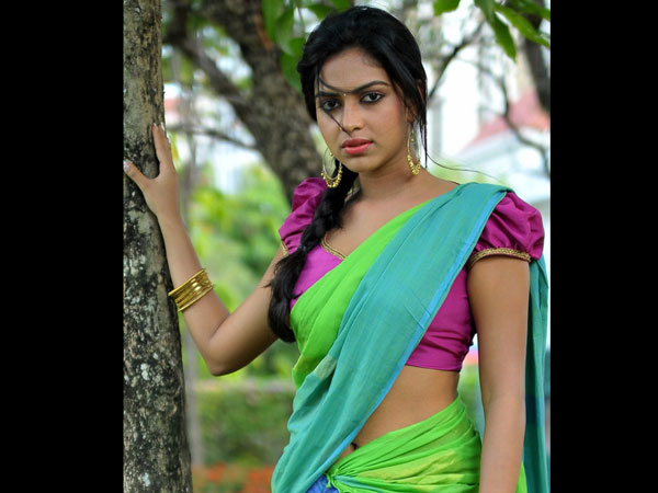 அமலா பால் 