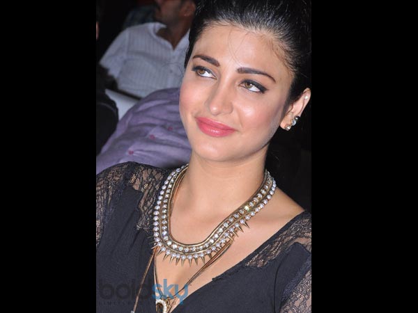 அழகான உதடுகள்