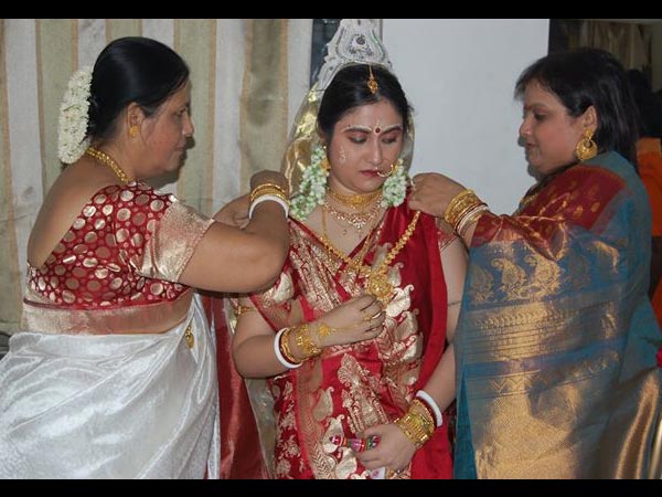 உங்களுடைய நகைகளை கவனிப்பார்கள்