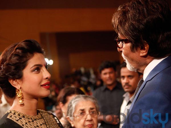 அமிதாப் பச்சனுடன் பிரியங்கா அமிதாப் பச்சனுடன் பிரியங்கா